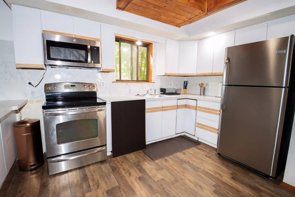Entire 3 Bedroom Adventure Chalet, Near The Best Of The Poconos East Stroudsburg Eksteriør billede