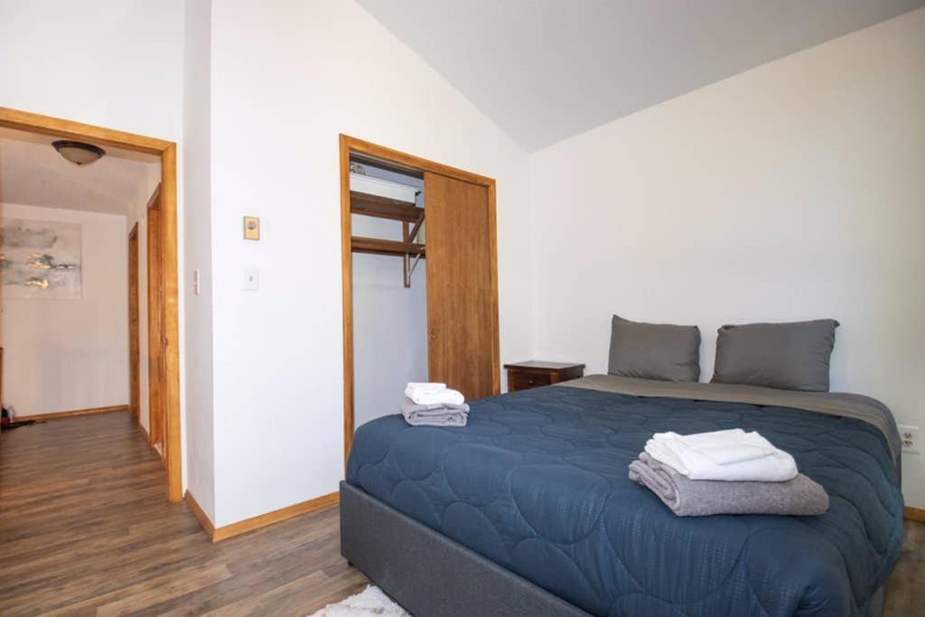 Entire 3 Bedroom Adventure Chalet, Near The Best Of The Poconos East Stroudsburg Eksteriør billede