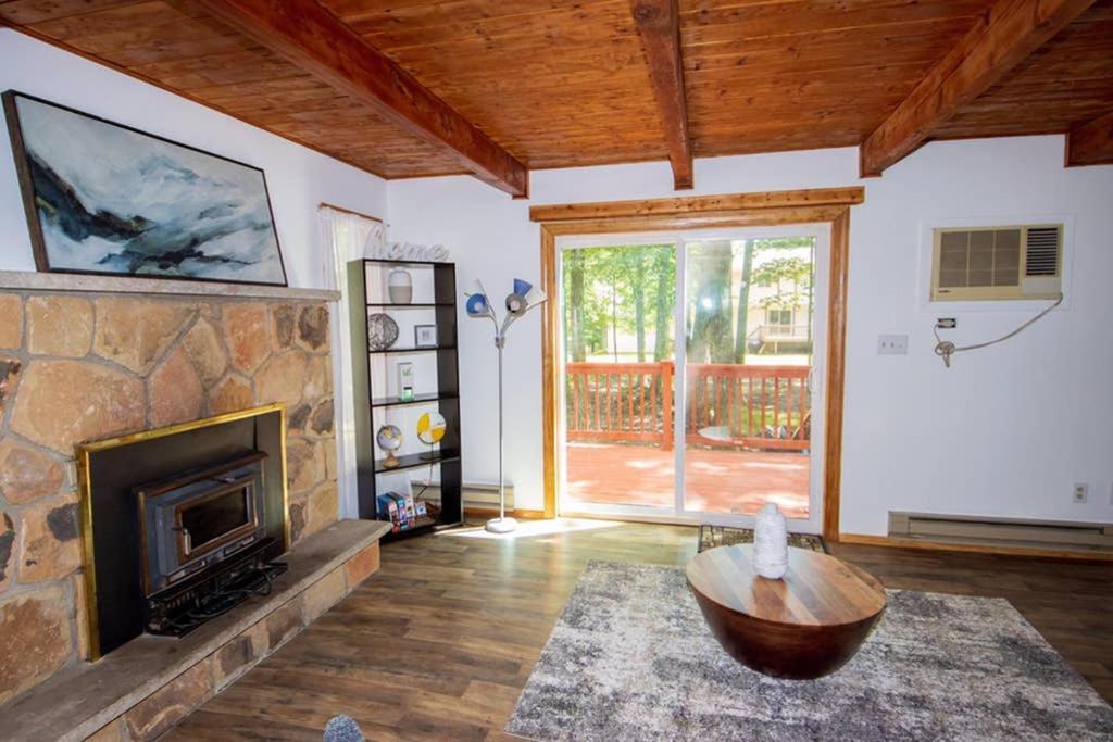 Entire 3 Bedroom Adventure Chalet, Near The Best Of The Poconos East Stroudsburg Eksteriør billede
