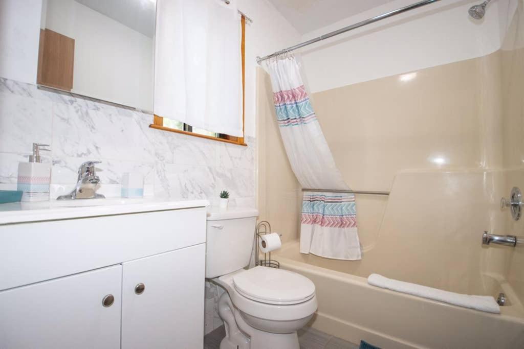 Entire 3 Bedroom Adventure Chalet, Near The Best Of The Poconos East Stroudsburg Eksteriør billede