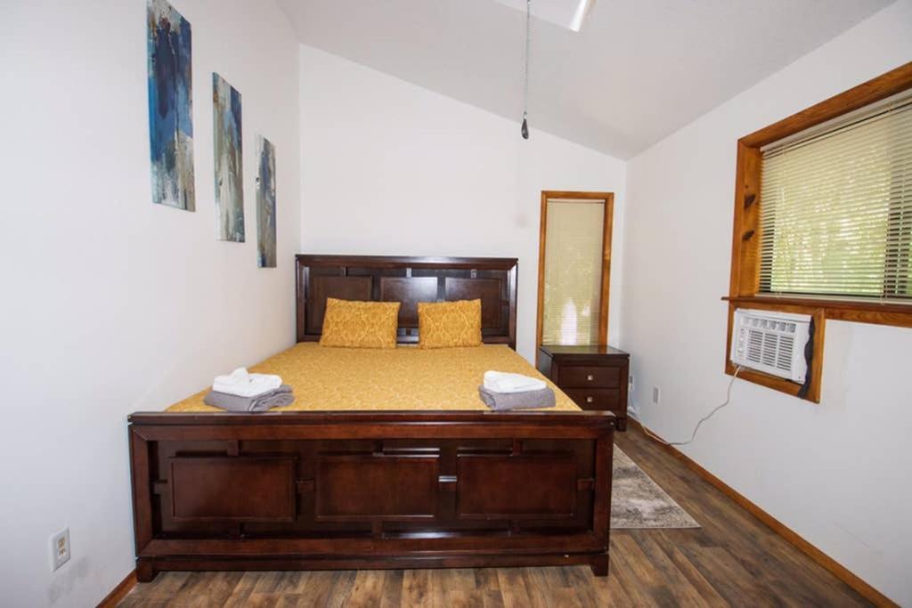 Entire 3 Bedroom Adventure Chalet, Near The Best Of The Poconos East Stroudsburg Eksteriør billede